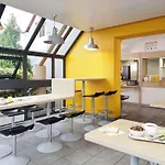 梅斯阿克蒂普尔一级方程式酒店 酒店 2*