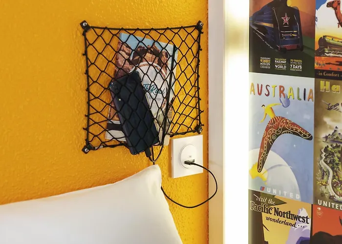 Отель Hotelf1 Actipole 2*